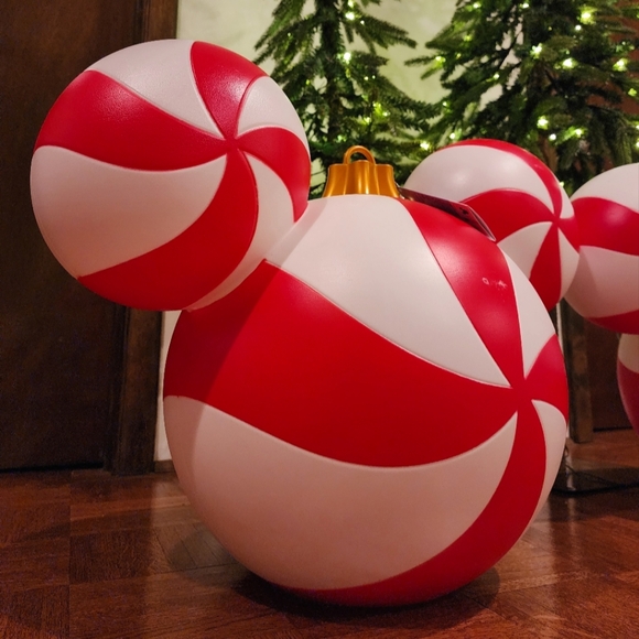 Disney Store Mickey Mouse Large Color Changing Holiday Icon Disney Parks 2024 - Picture 14 of 16